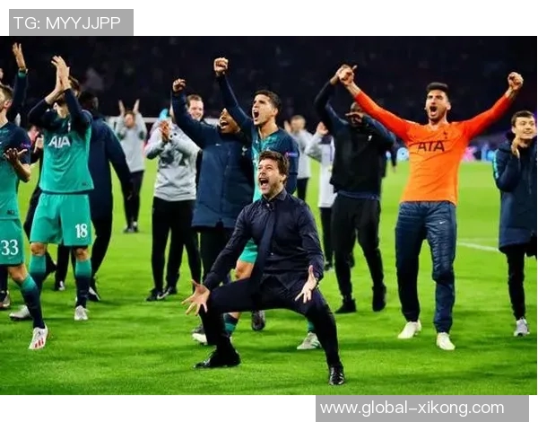 早报：双红会激战正酣曼联绝杀利物浦上演惊心动魄逆转