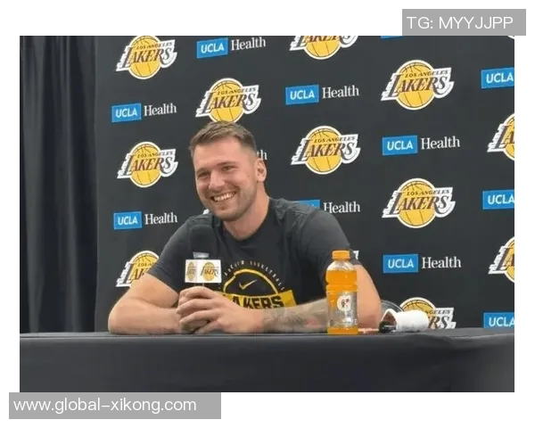 东契奇带领球队团建活动雷迪克表示积极反馈不断涌现 东契奇带领球队团建活动雷迪克表示积极反馈不断涌现