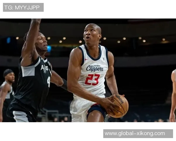 快船薪资压力与战绩下滑并存未来前景堪忧令人担忧 快船薪资压力与战绩下滑并存未来前景堪忧令人担忧