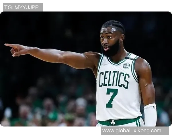 杰伦布朗轻松发挥9投5中贡献15分7篮板4助攻展现全能实力 杰伦布朗轻松发挥9投5中贡献15分7篮板4助攻展现全能实力