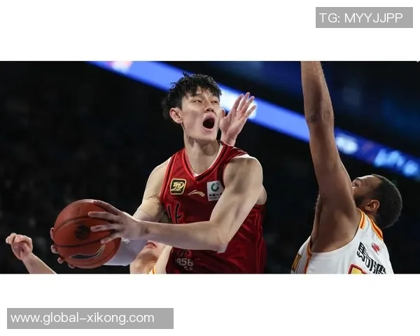 篮网17人轮换大胜40分曾凡博首秀机会依然渺茫